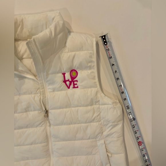 32 Degrees Tennis Custom LOVE White Sleeveless Puffer Vest Large Zipped Pockets - Picture 6 of 14